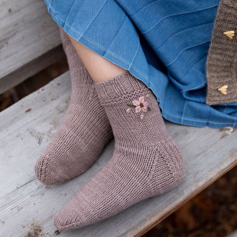 52 Weeks of Socks Vol. II Paperback Edition | Laine - This is Knit