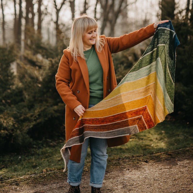 Kolorblok Shawl Kit | Cecily Grove Yarns - This is Knit