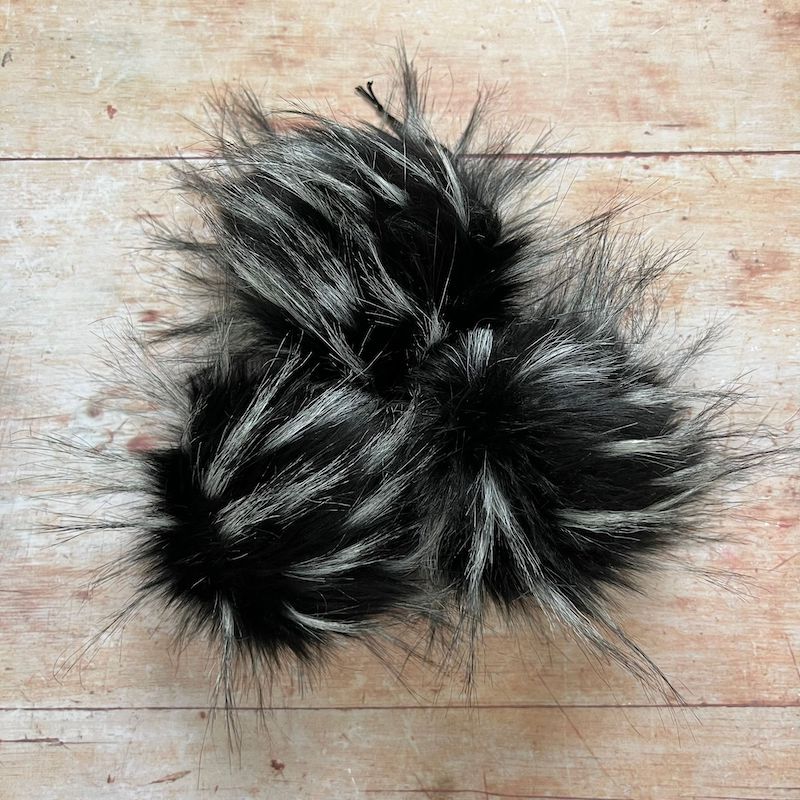 Luxury Pom Poms | Magnetic Snap - This is Knit
