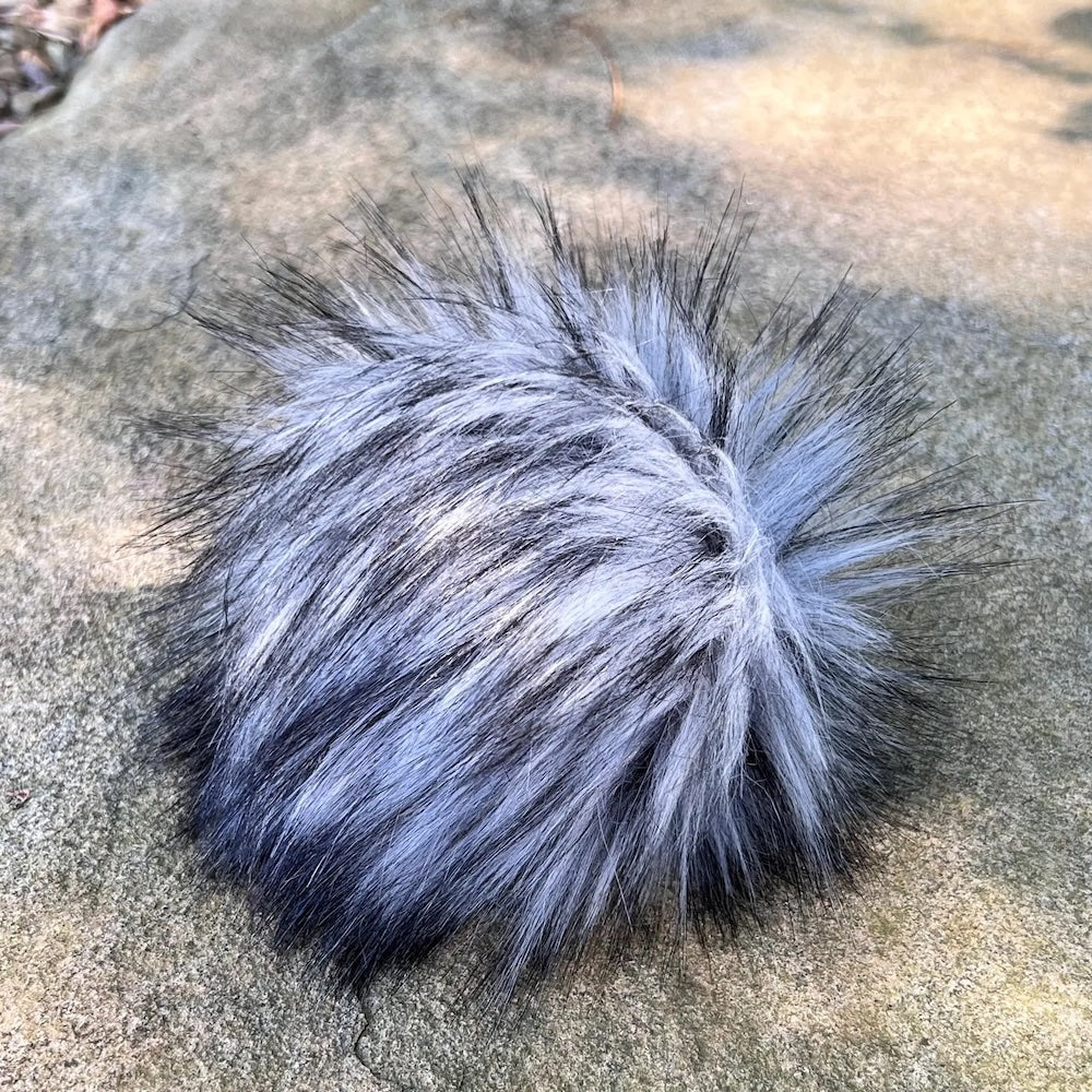 Luxury Pom Poms | Magnetic Snap