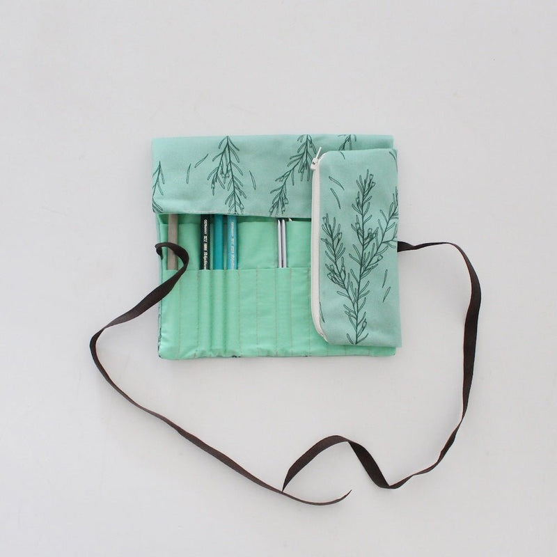 Floral Pattern | Multi Needle Case | The Blue Rabbit House - This is Knit