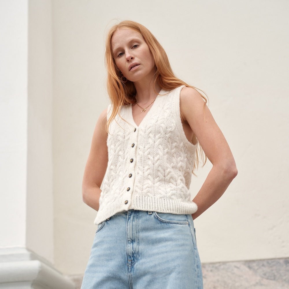 Nordic Chic: Knitting a Modern Wardrobe | Leeni Hoimela | Laine - This is Knit