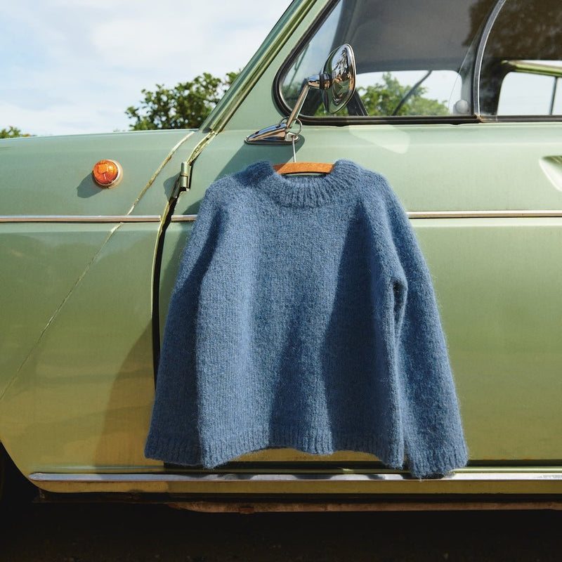 Tiro Sweater Junior 2506 - 04 | Sandnes Garn - This is Knit