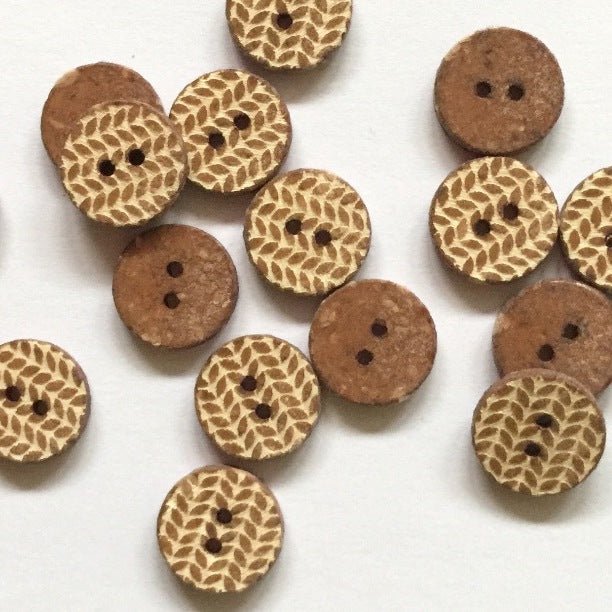 12mm Shell Button With Brown Knit Pattern | TGB2663 - This is Knit