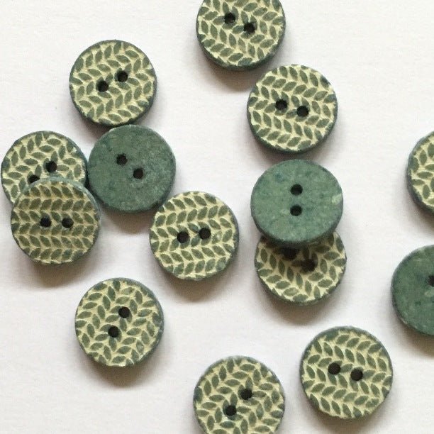 12mm Shell Button With Green Knit Pattern | TGB2662 - This is Knit
