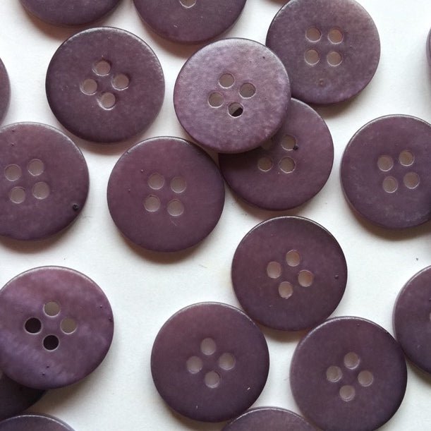 15mm Dusty Purple Coloured Shell Button | TGB2431 - This is Knit