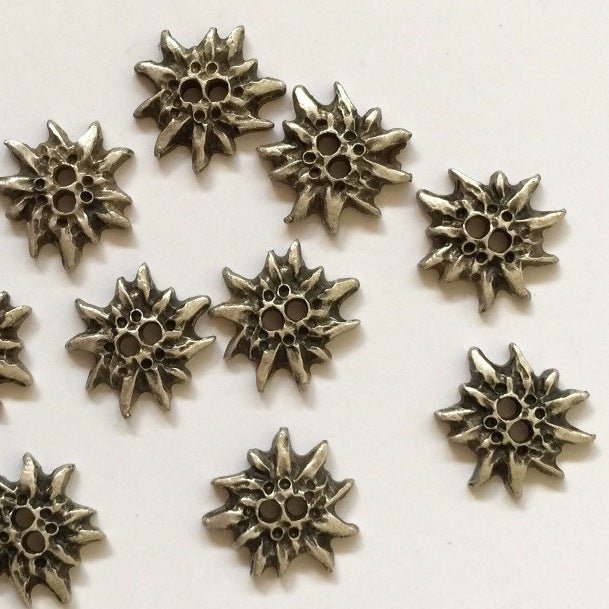 15mm Edelweiss Flower Button | TGB2407 - This is Knit