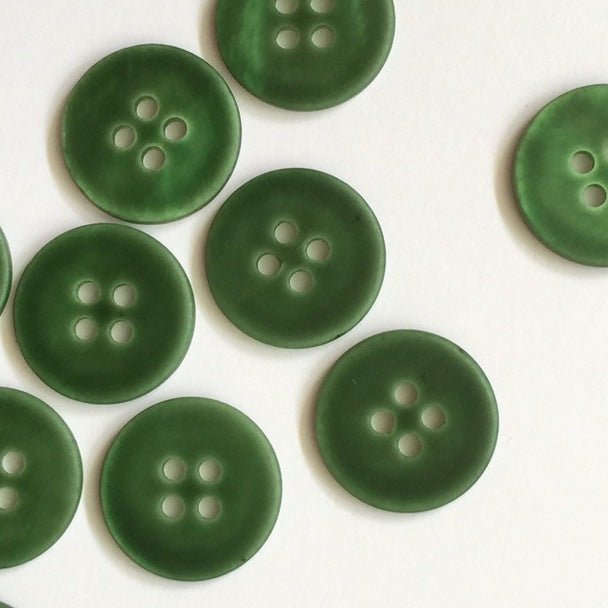15mm Forest Green Coloured Shell Button | TGB2433 - This is Knit