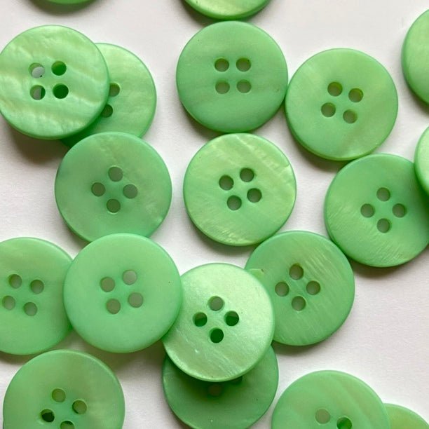 15mm Green Coloured Shell Button | TGB4426 - This is Knit