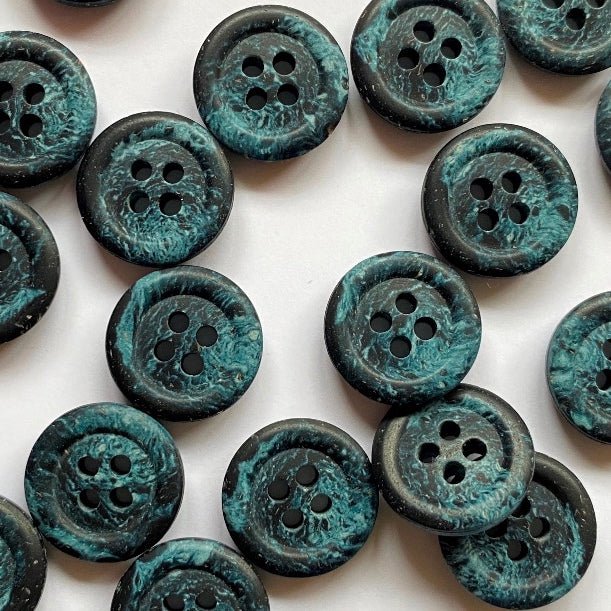 15mm Hemp Dark Button With Blue Marbled Pattern | TGB4327 - This is Knit