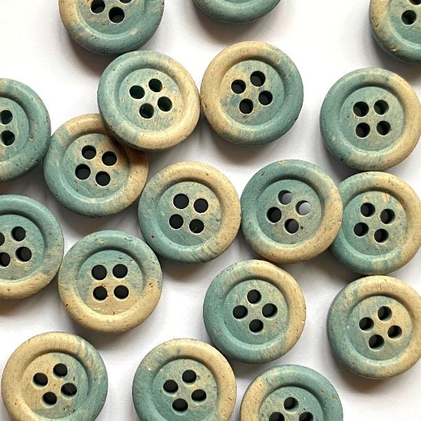 15mm Hemp Stone Coloured Button With Pale Denim Blue Fade | TGB4323 - This is Knit