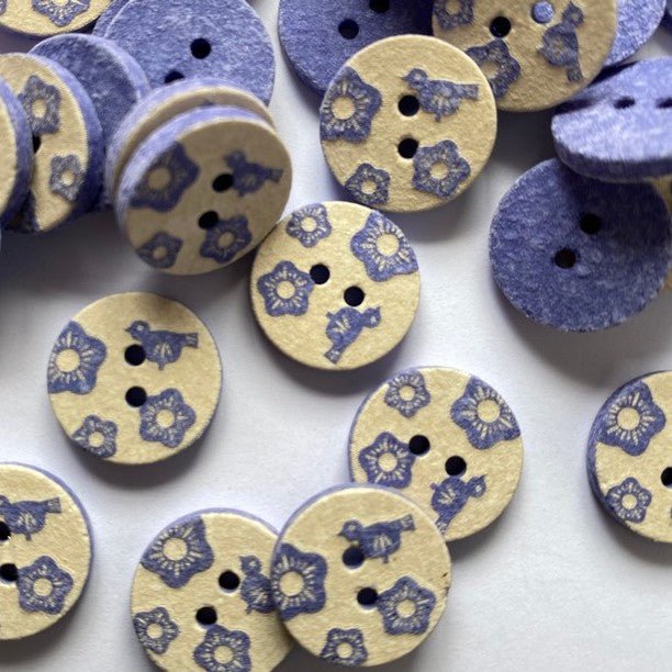 15mm Lavender Flower And Bird Button | TGB4750 - This is Knit