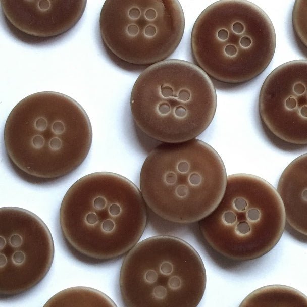 15mm Taupe Coloured Shell Button | TGB2598 - This is Knit