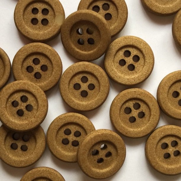 15mm Toffee Coloured Round Button | TGB4005 - This is Knit