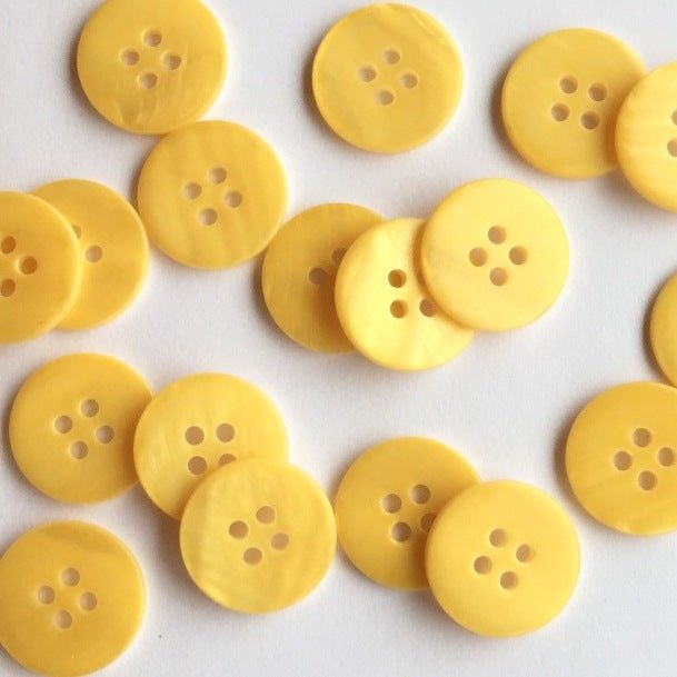 15mm Yellow Coloured Shell Button | TGB2611 - This is Knit
