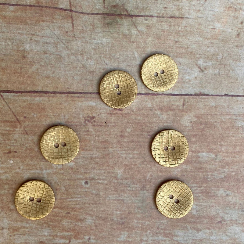 18mm Golden Coloured Button With Raised Design | TGB2645 - This is Knit