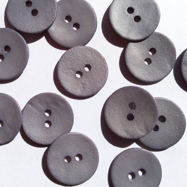 18mm Matt Grey Shell Button | TGB3821 - This is Knit