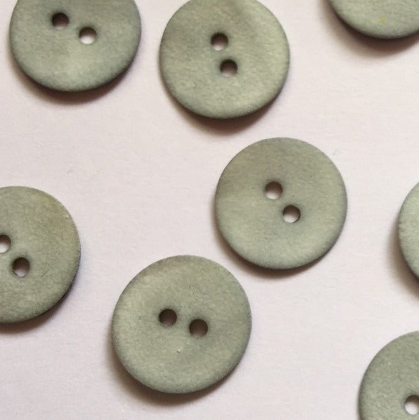 18mm Pale Grey Shell Button With Chalky Finish | TGB2854 - This is Knit
