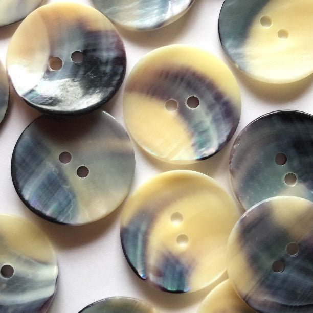 20mm Mussel Shell Button | TGB4275 - This is Knit