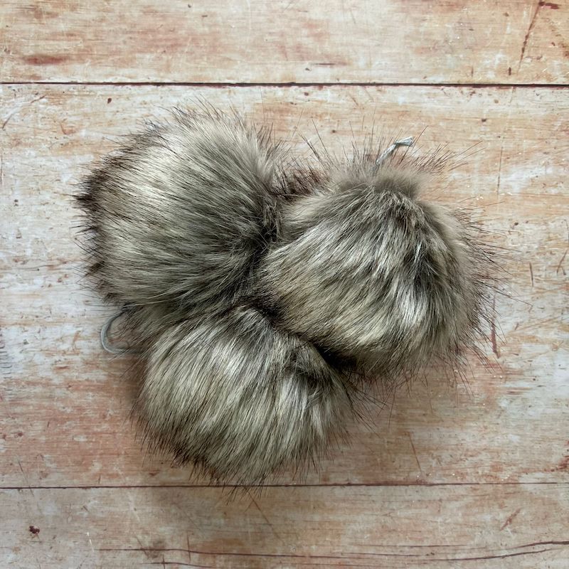 Luxury Pom Poms | Magnetic Snap - This is Knit