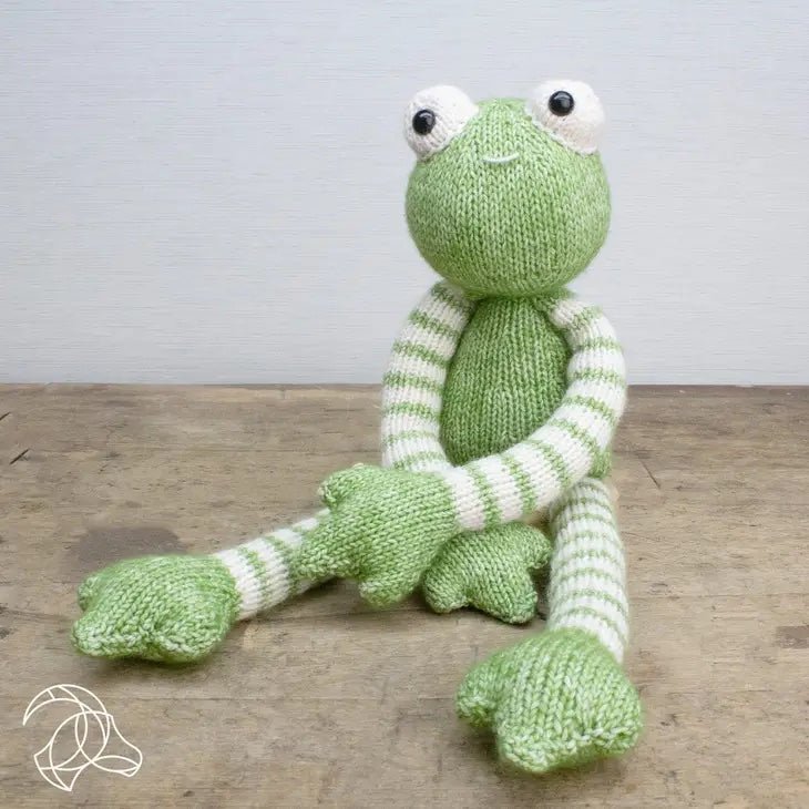 Tinus Frog Knitting Kit | Hardicraft - This is Knit